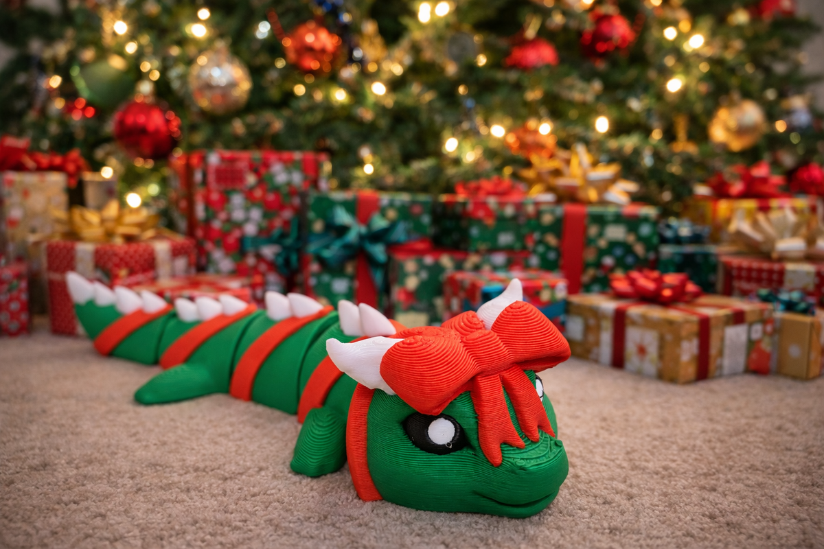Gift Dragon - Articulated Keychain Figure - thumbnail 3